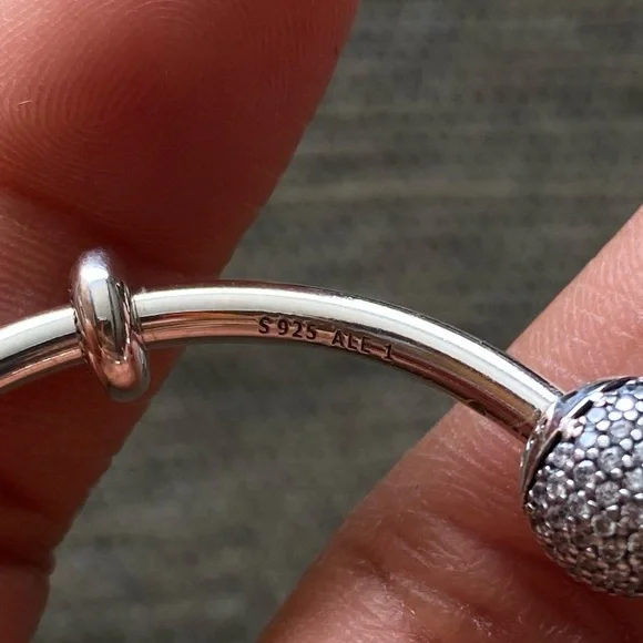 NWT Pandora Charm Carrier Moments SilverPave Bangle Bracelet w/ 2 Stoppers Sz 1